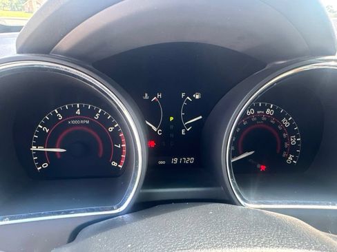 Used 2012 Toyota Highlander Limited FWD image 16