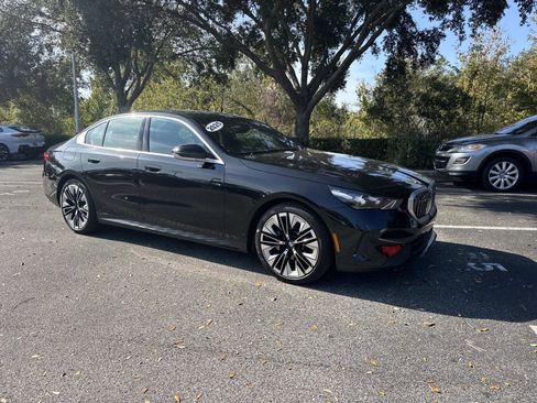 Certified 2025 BMW 530i xDrive image 2