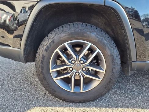 Certified 2020 Jeep Grand Cherokee Limited w/ Premium Lighting Group image 9