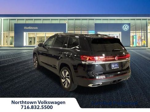 Used 2025 Volkswagen Atlas SE AWD/4WD image 4
