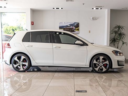 Used 2017 Volkswagen GTI S FWD image 9
