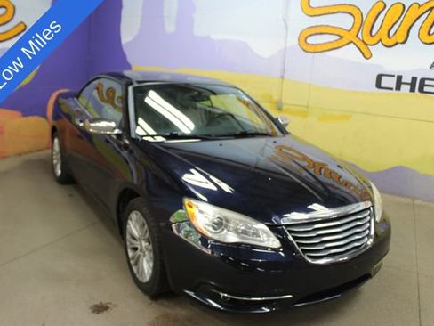 Used 2012 Chrysler 200 Limited FWD image 2