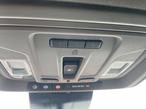 Used 2024 Chevrolet Silverado 1500 LT image 34