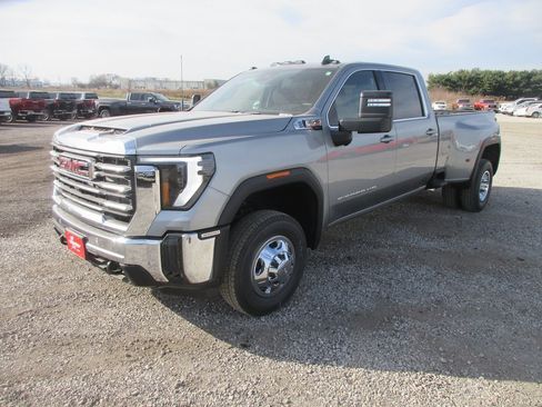 New 2026 GMC Sierra 3500 SLE w/ SLE Value Package image 11