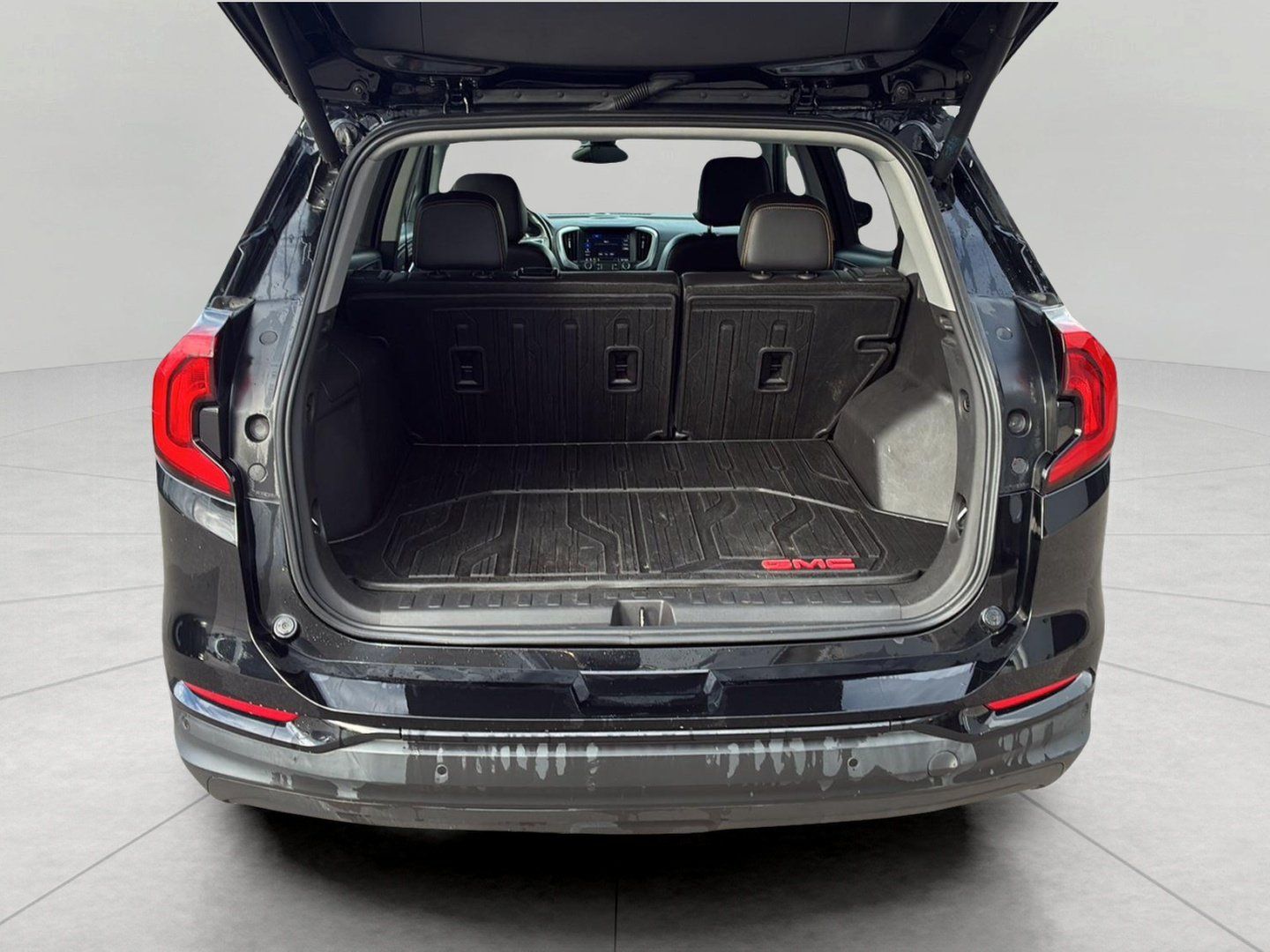 Used 2021 GMC Terrain SLT w/ Infotainment Package II AWD/4WD image 22
