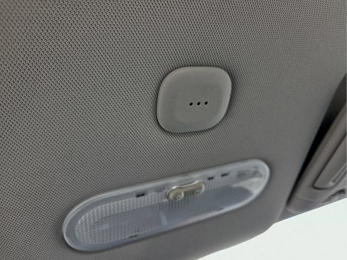 Used 2014 Nissan Versa FWD image 20