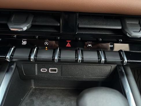 Used 2023 GMC Canyon AT4 image 22