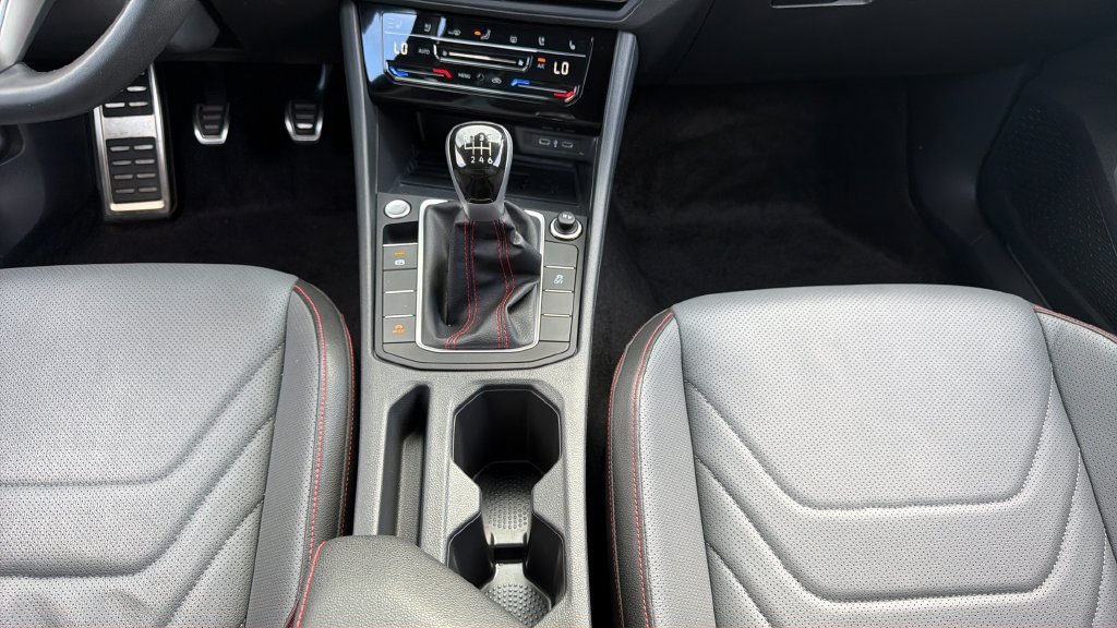 Used 2025 Volkswagen Jetta GLI Autobahn FWD image 19