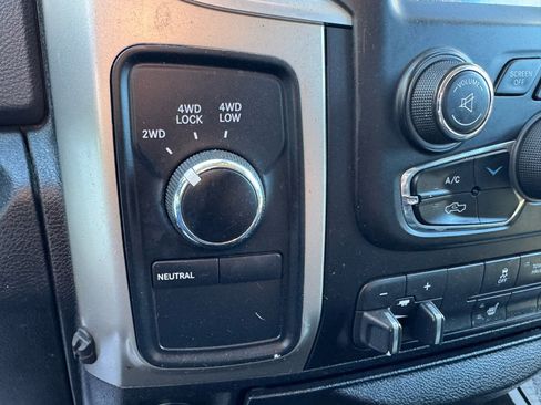 Used 2014 RAM 2500 Big Horn image 37