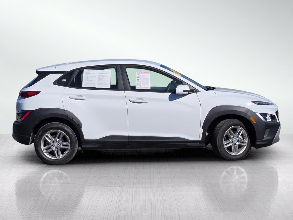 Used 2022 Hyundai Kona SE FWD image 3