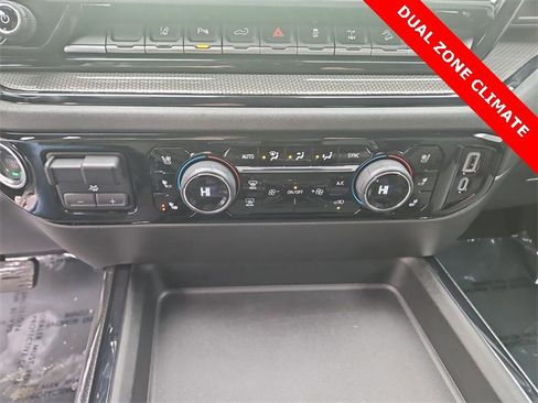 Used 2025 Chevrolet Silverado 2500 ZR2 w/ Technology Package image 18