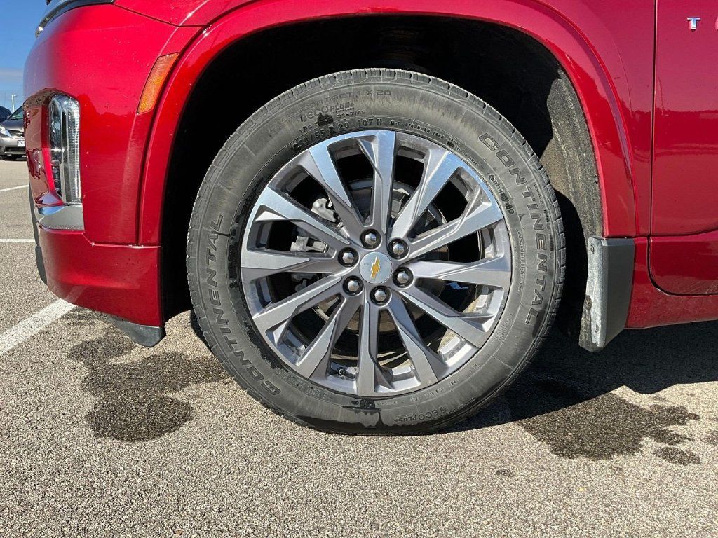 Used 2022 Chevrolet Traverse Premier AWD/4WD image 19