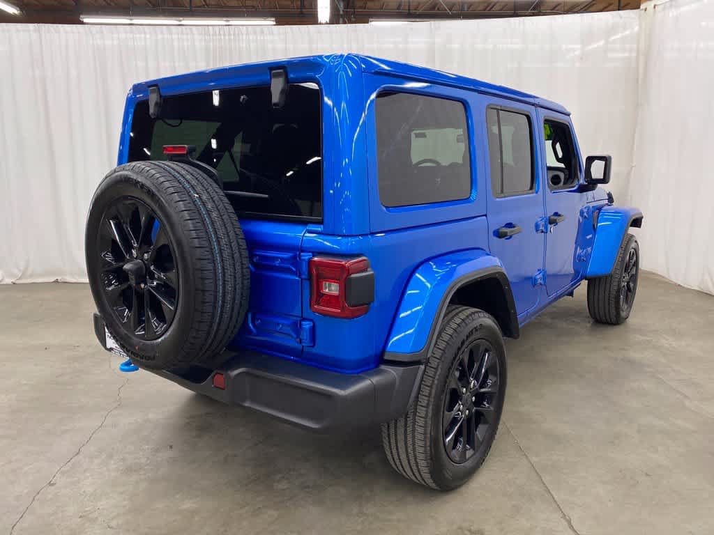 Used 2024 Jeep Wrangler Unlimited Sahara AWD/4WD image 6
