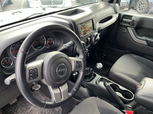 Used 2017 Jeep Wrangler Unlimited Sport image 9