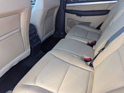 Used 2016 Ford Explorer XLT w/ Equipment Group 202A image 14