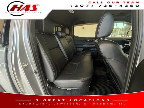 Used 2018 Toyota Tacoma TRD Off-Road AWD/4WD image 14