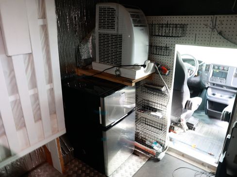 Used 2004 Chevrolet Express 3500 image 19