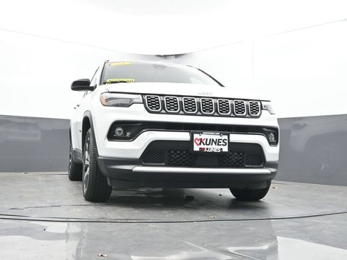 Used 2025 Jeep Compass Limited AWD/4WD image 47