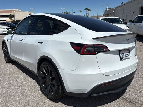 Used 2022 Tesla Model Y Performance AWD/4WD image 6