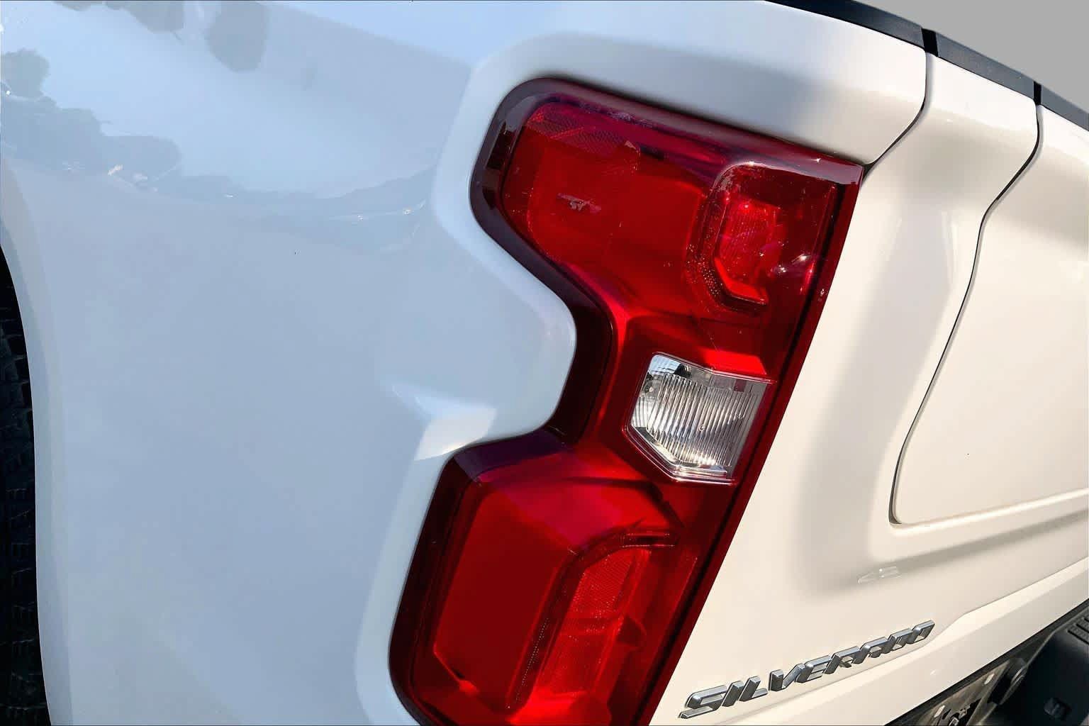 Used 2022 Chevrolet Silverado 1500 LTZ AWD/4WD image 29
