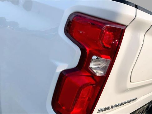 Used 2022 Chevrolet Silverado 1500 LTZ AWD/4WD image 29