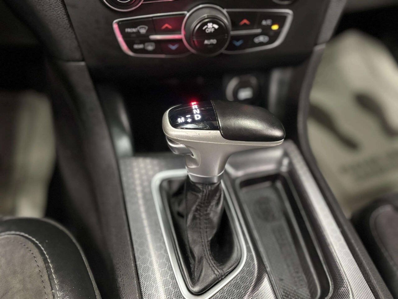 Used 2018 Dodge Charger R/T Scat Pack RWD image 31
