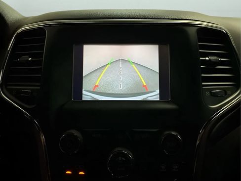 Used 2020 Jeep Grand Cherokee Laredo RWD image 20