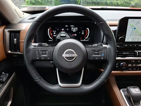 Certified 2022 Nissan Pathfinder Platinum w/ Cargo Package AWD/4WD image 23