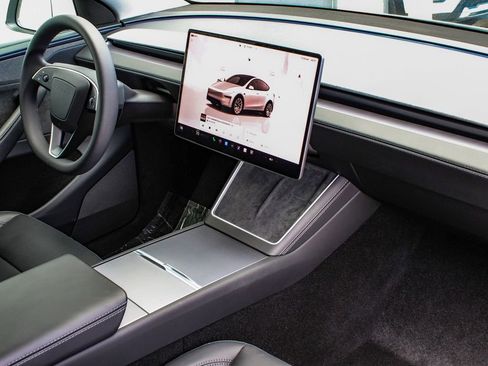 Used 2026 Tesla Model Y Long Range AWD/4WD image 41