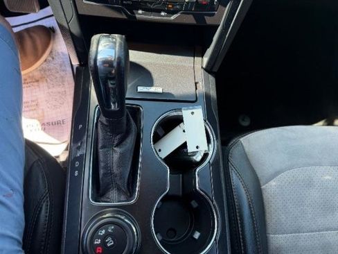 Used 2017 Ford Explorer XLT w/ Equipment Group 202A image 27