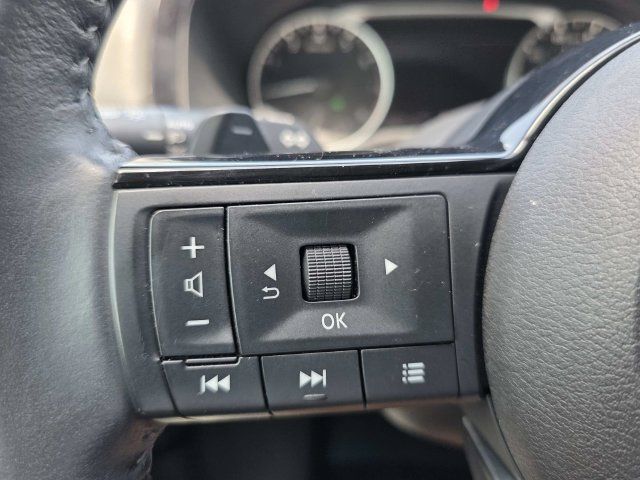 Used 2023 Nissan Pathfinder SV AWD/4WD image 14