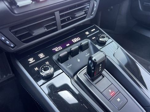 Used 2025 Porsche 911 Carrera image 31