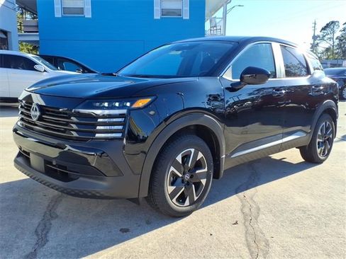 Certified 2025 Nissan Kicks SV image 3