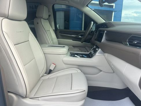 Used 2021 GMC Yukon Denali RWD image 16