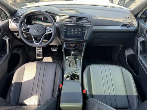 Used 2024 Volkswagen Tiguan SE R-Line FWD image 32