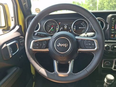 Used 2023 Jeep Wrangler Unlimited Sahara AWD/4WD image 19