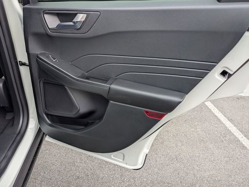 New 2025 Ford Escape ST-Line w/ Equipment Group 301A image 32