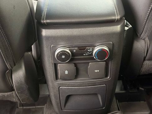 Used 2023 Ford Explorer XLT w/ Equipment Group 202A AWD/4WD image 18