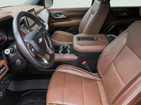 Used 2021 Chevrolet Tahoe High Country w/ Premium Package RWD image 12