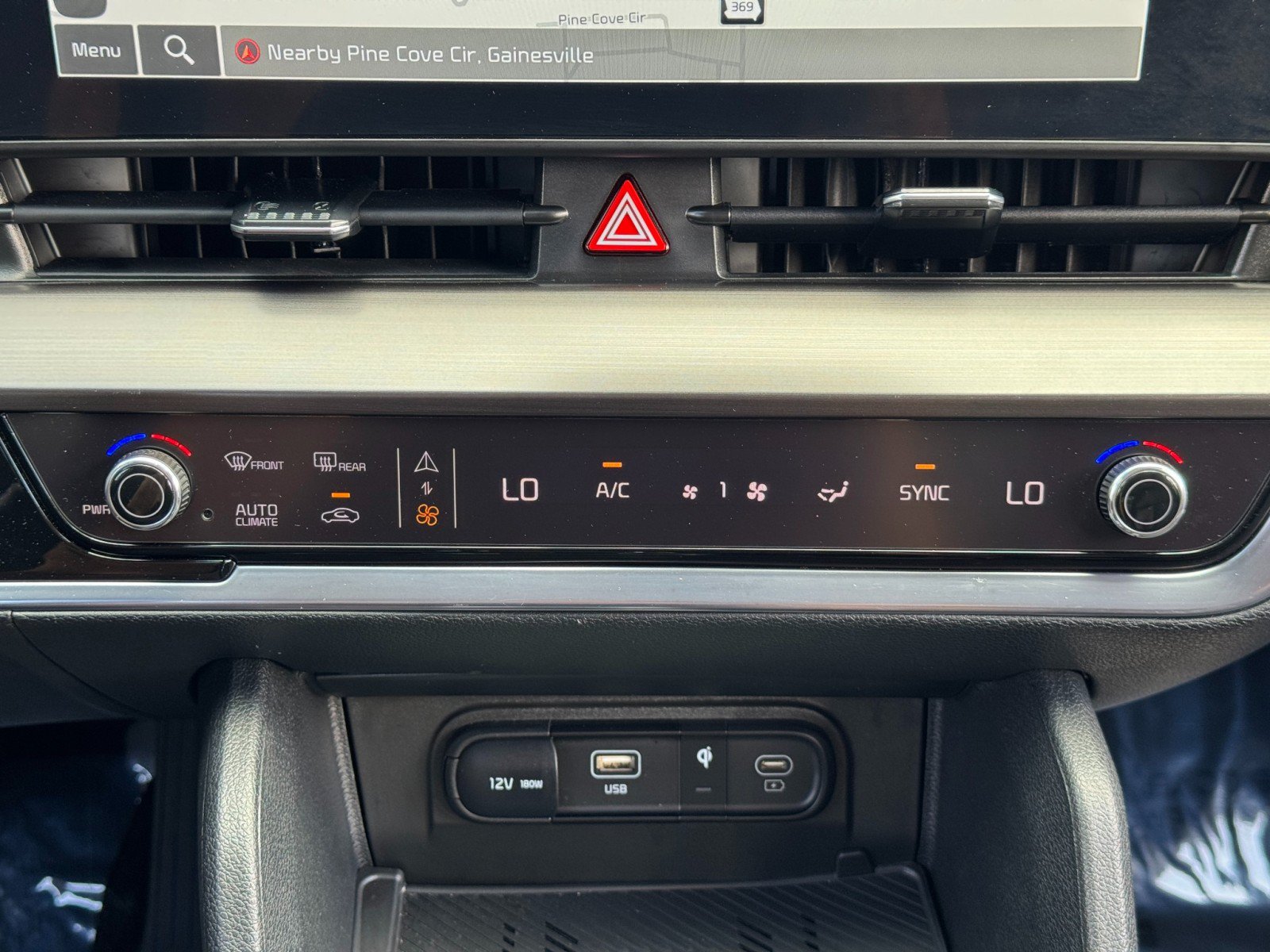 Used 2025 Kia Sportage EX w/ Premium Package FWD image 27