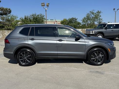 Used 2024 Volkswagen Tiguan SE FWD image 7
