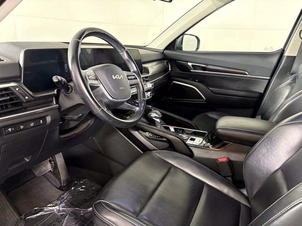 Used 2025 Kia Telluride S FWD image 23