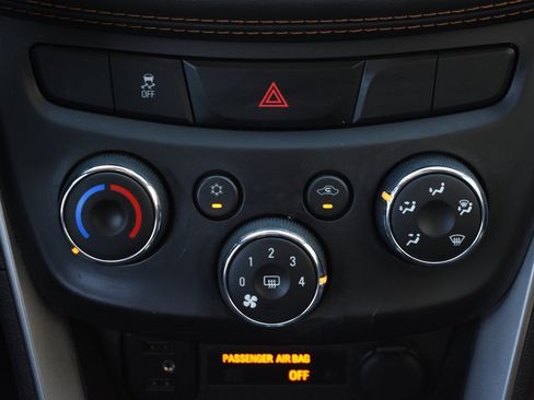 Used 2020 Chevrolet Trax LS w/ Tint and Cruise Package image 27