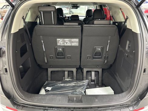 New 2026 Kia Carnival EX image 28