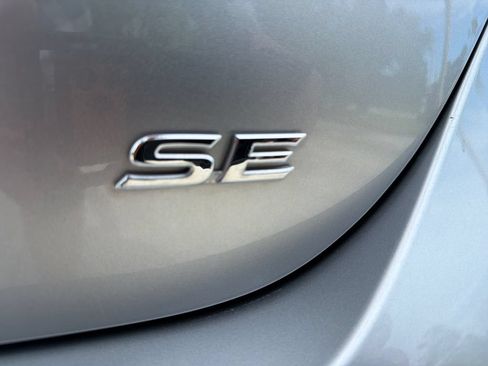 Used 2022 Toyota Camry SE FWD image 10