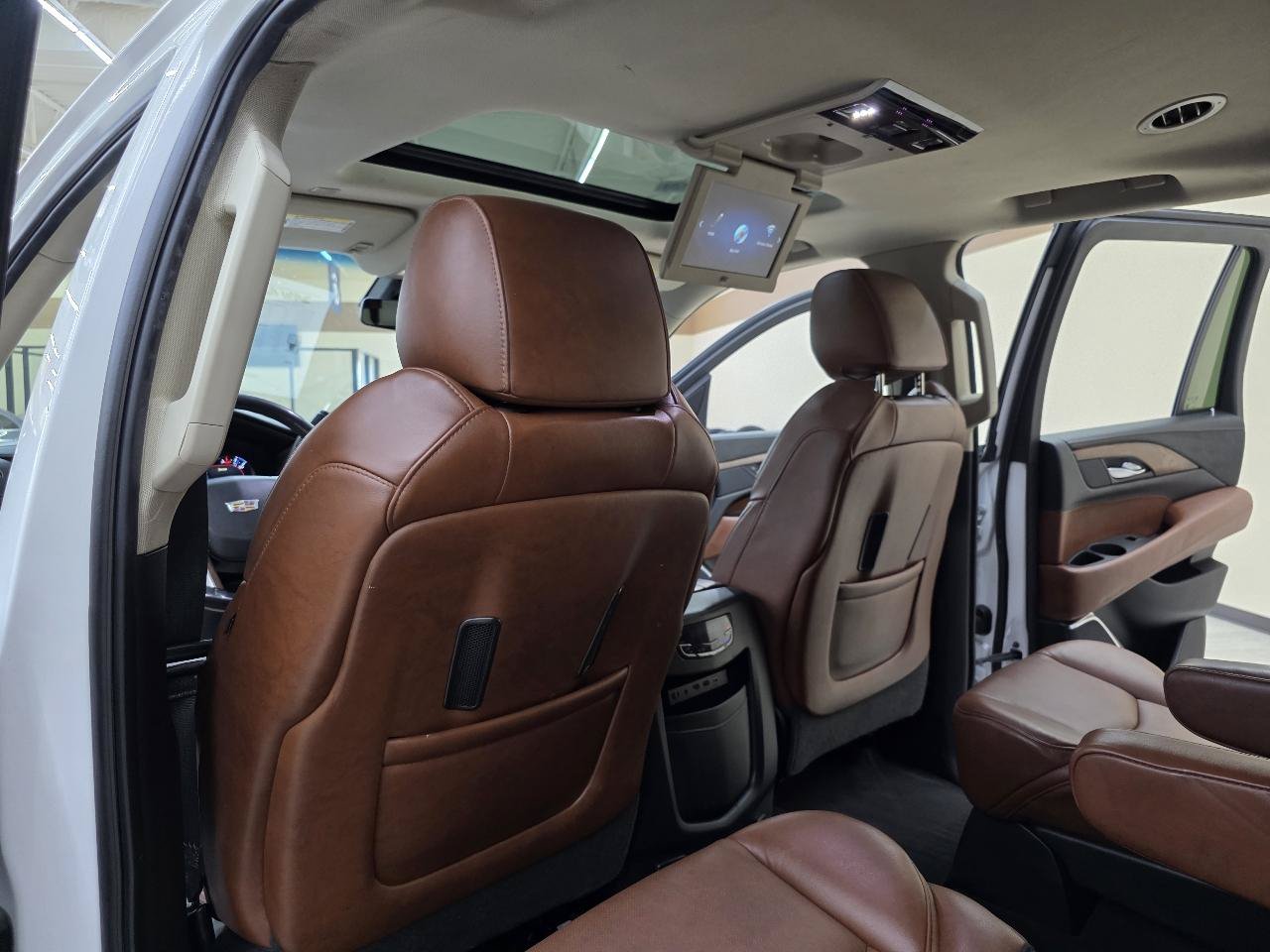 Used 2019 Cadillac Escalade Premium Luxury AWD/4WD image 27