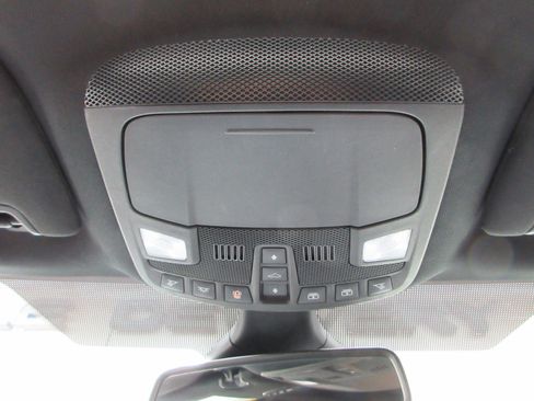 Used 2020 Ford Edge Titanium w/ Equipment Group 301A AWD/4WD image 18