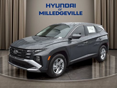 New 2026 Hyundai Tucson SE image 1