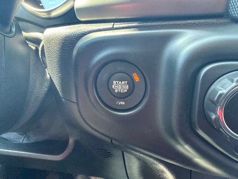 Used 2021 Jeep Wrangler Unlimited Sport AWD/4WD image 32