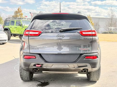 Used 2016 Jeep Cherokee Trailhawk image 8